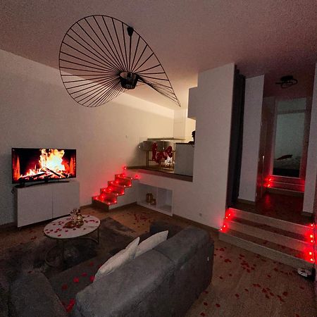 2 Pieces - Parking - Jacuzzi - Food & Drink - Love مينتون المظهر الخارجي الصورة